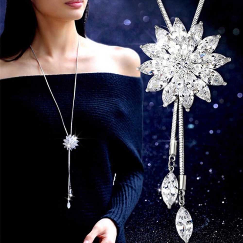 Gorgeous Long Chain Lariat Rhinestone Snowflake Necklace - NWT - Fashion Jewelry